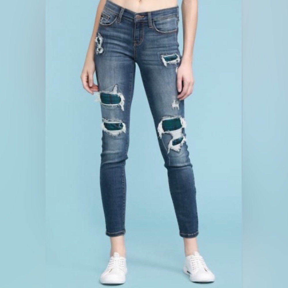 NWT Judy Blue Mid Rise Distressed Skinny Jeans with green plaid Print Patch